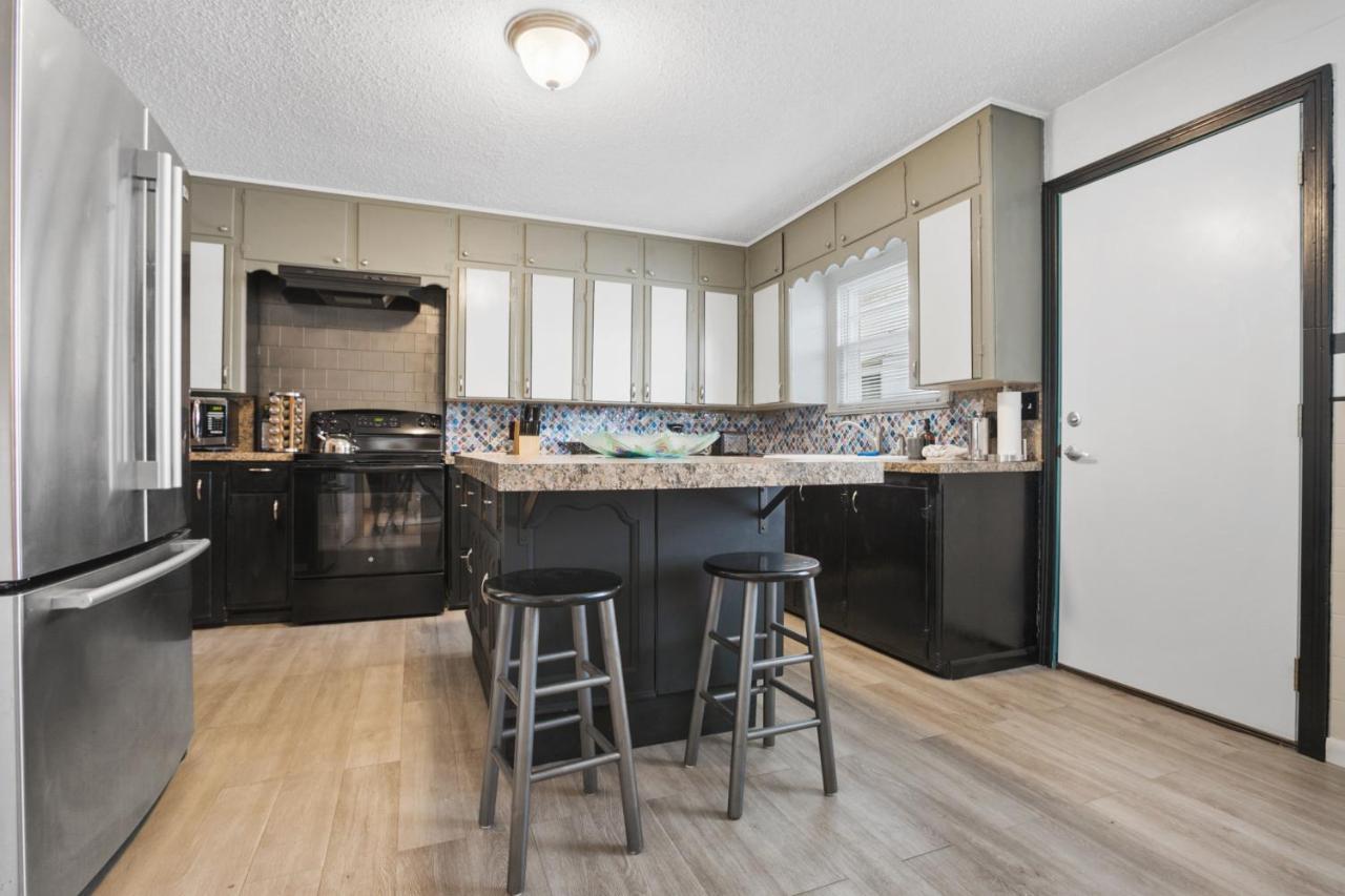 Luxury Oasis- 1 Bedroom Romantic Getaways Lubbock Eksteriør billede