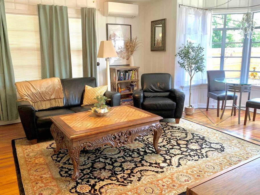 Luxury Oasis- 1 Bedroom Romantic Getaways Lubbock Eksteriør billede