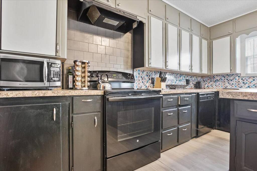 Luxury Oasis- 1 Bedroom Romantic Getaways Lubbock Eksteriør billede